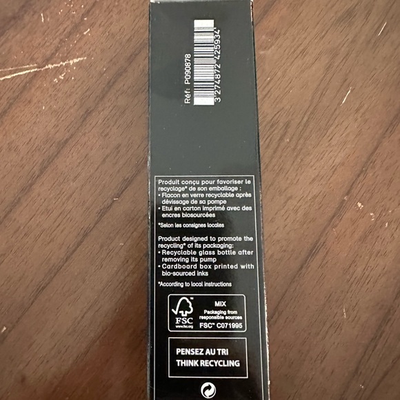 Prisme Libre skin caring glow foundation by Givenchy- Brand new - Picture 3 of 8